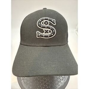 New Era Chicago White‎ Sox  Black Snapback Hat MLB Low Profile Trucker Cap